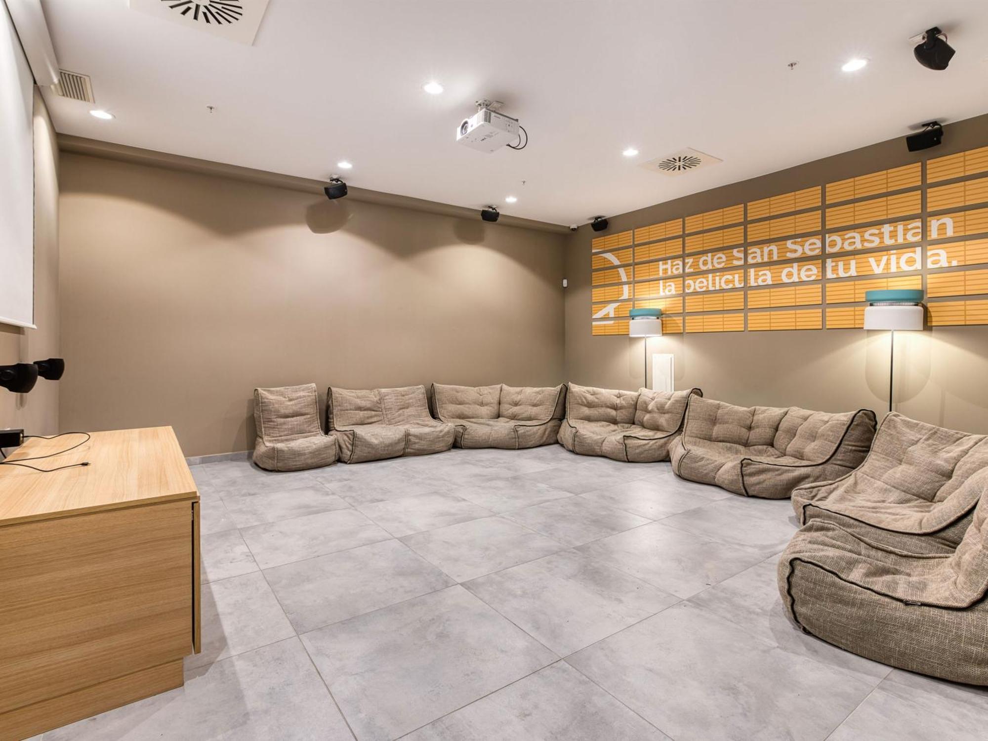 Livensa Living Studios Сан Себастиан Екстериор снимка